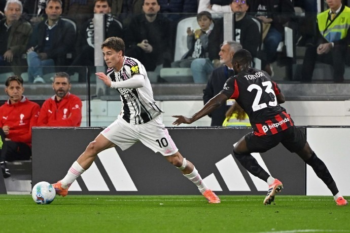 这一刻，时间仿佛停住（此刻，仿佛时光静止）