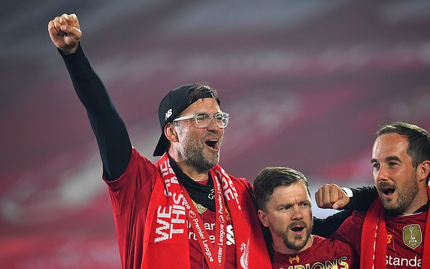 罗马诺：皇马信任18岁小将马斯坦托诺，相信他是前途光明的天才（罗马诺：皇马看好18岁新星马斯坦托诺，认为其前途无量）