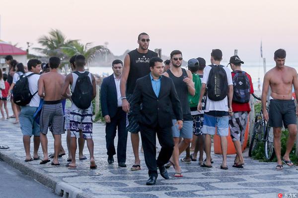 世体：巴萨希望今天收到市政府消息，在对毕包时回归诺坎普（世体：巴萨盼今日获市府回复，力争对阵毕包时重返诺坎普）