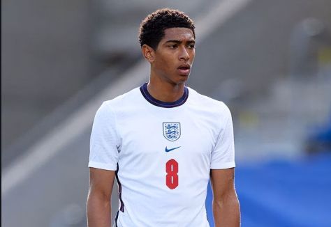 海港亚冠终零封！破2394天魔咒，陈威11次神扑，对手两中门柱（海港亚冠迎来零封，2394天魔咒终解！陈威11次神勇扑救，对手两次击中门柱）