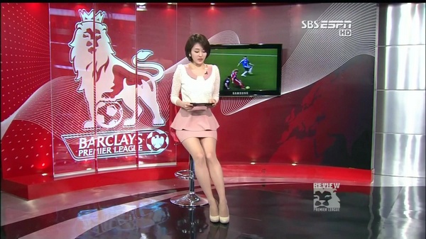 佳夫：作为后卫单场比赛进俩球不常见；沃尔特马德是顶级前锋（佳夫：后卫单场梅开二度少见；沃尔特马德是顶级前锋）