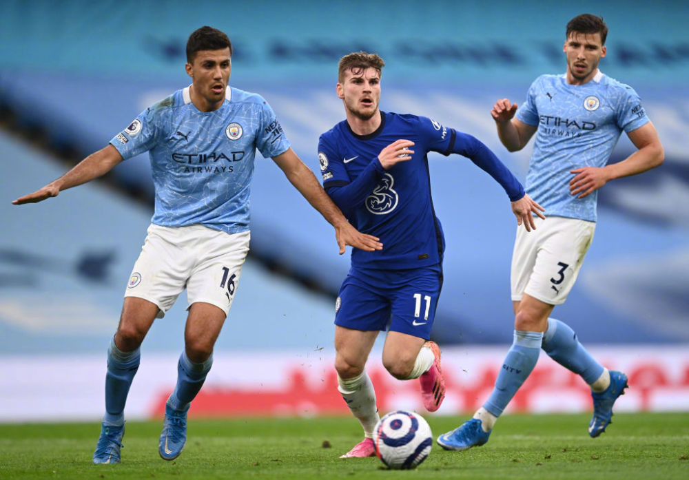 惨叫声不断，皇家阿维拉主帅发布会疑似对对手残疾新闻官施暴（发布会惊魂：惨叫声不断，皇家阿维拉主帅被指对对手残障新闻官施暴）