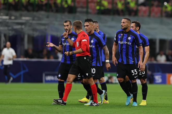 库普梅纳斯：我们想拿意杯冠军，但接下来要专注踢那不勒斯（库普梅纳斯：意杯夺冠是目标，但当下全力备战那不勒斯）