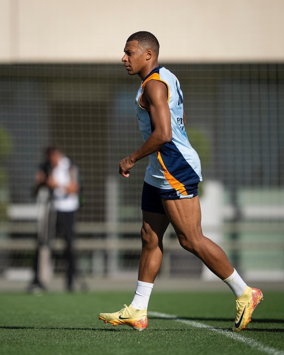 欧冠进球30+球员仅两人客场进球多于主场：姆巴佩、里瓦尔多（欧冠30+进球球员中，仅姆巴佩与里瓦尔多客场进球数超过主场）